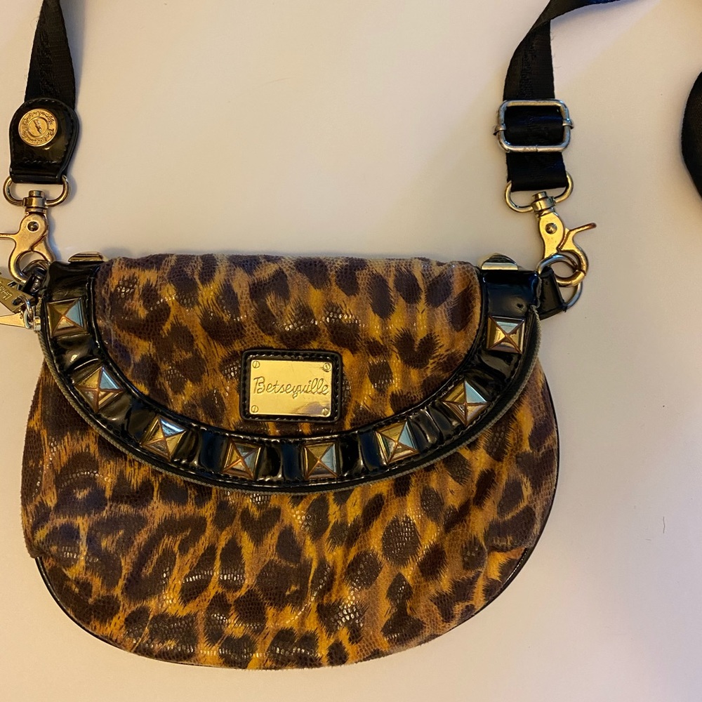 Betseyville crossbody purse